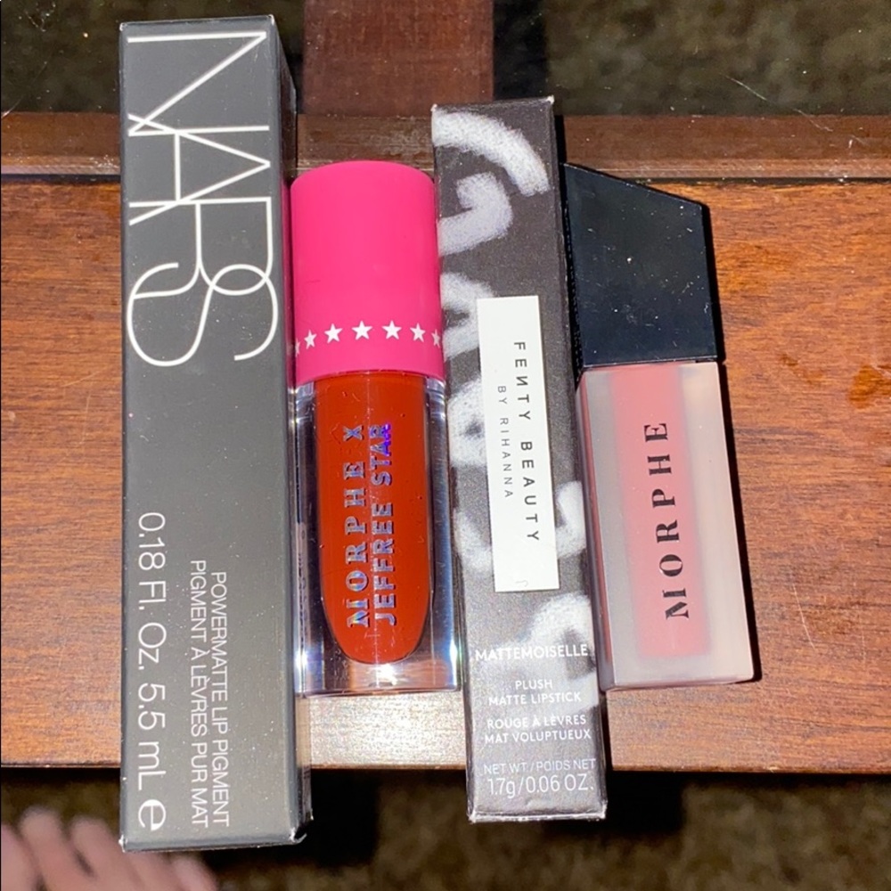 Lipstick lot